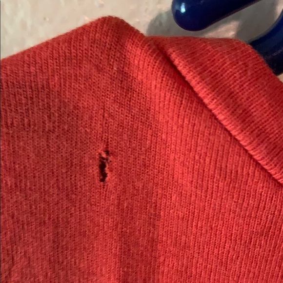 Red v neck - Picture 3 of 3